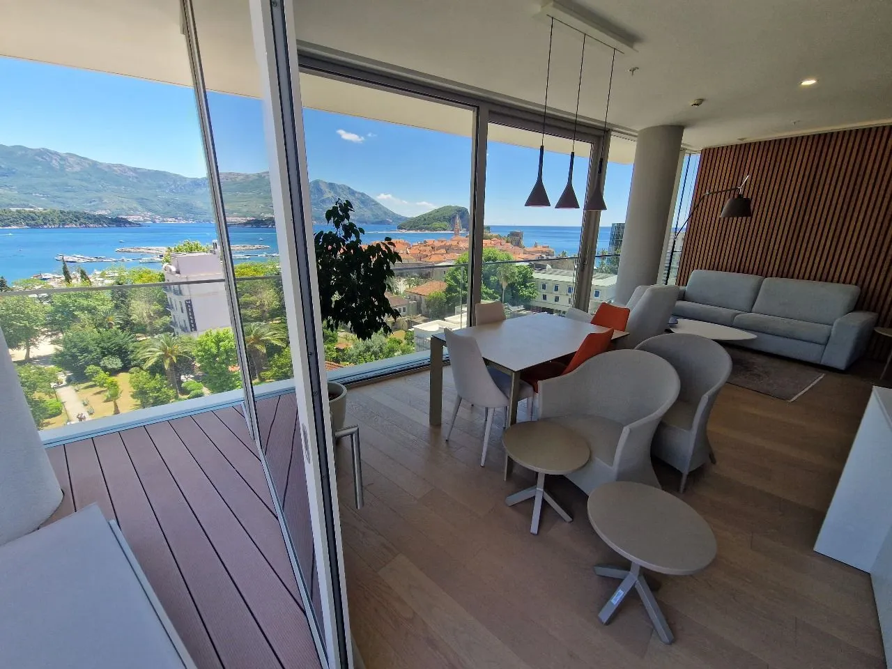 Rent, two bedroom apartment, 84m², Centar, Budva