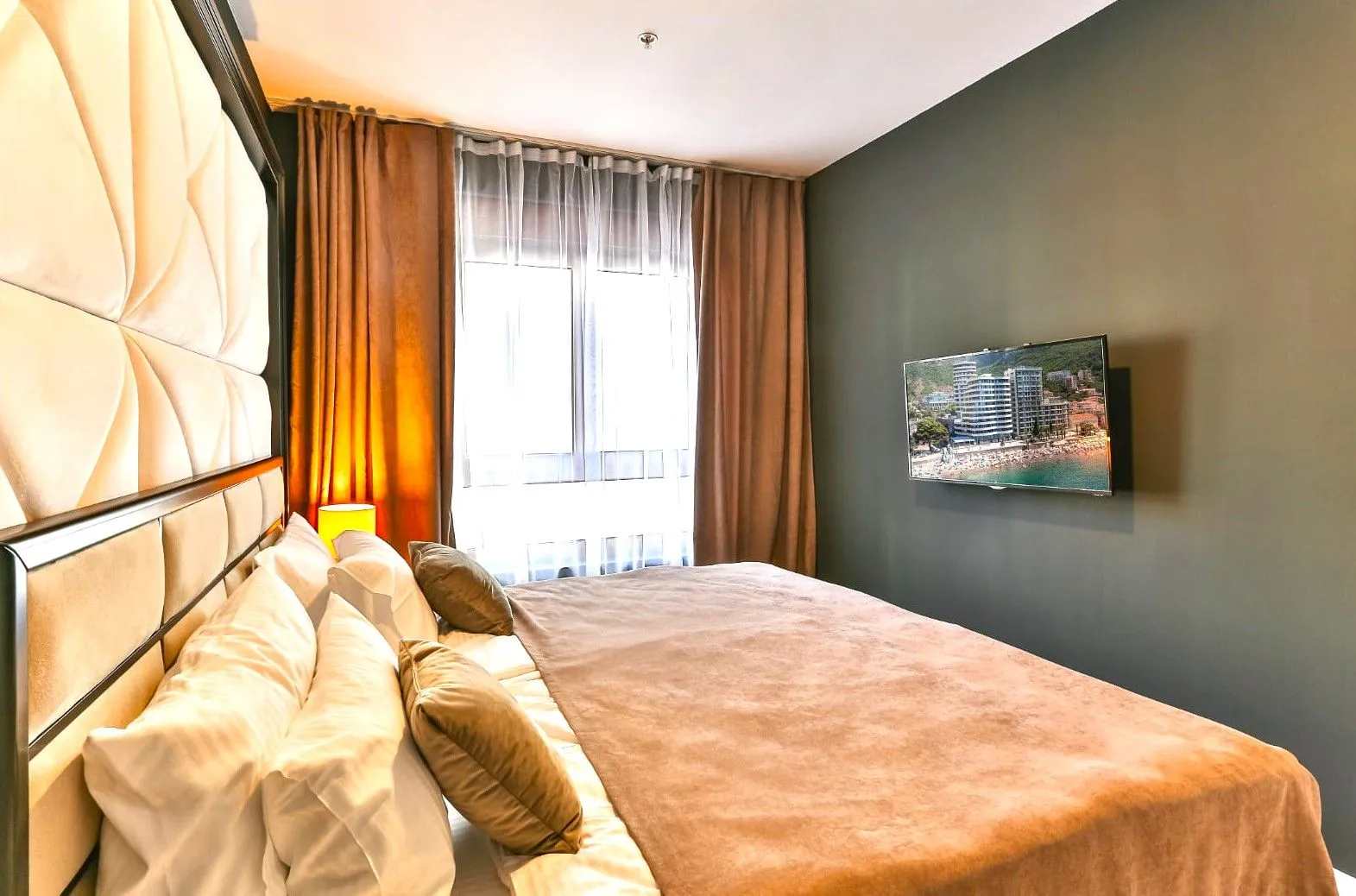 Izdavanje, jednosoban stan, 70m², Rafailovići, Budva