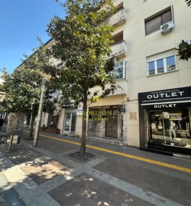 Prodaja, dvosoban stan, 75m², Centar, Podgorica