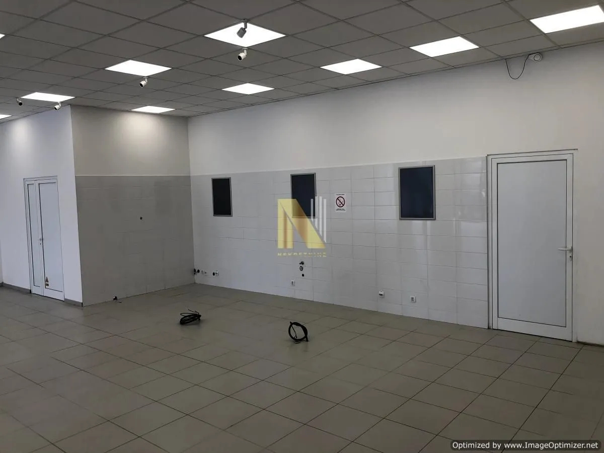 Rent, office space, 331m², Bulevar patrijarha Pavla, Novi Sad Sve Podlokacije