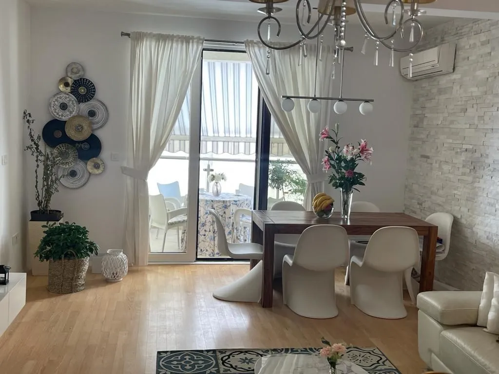 Prodaja, trosoban stan, 91m², Centar, Budva