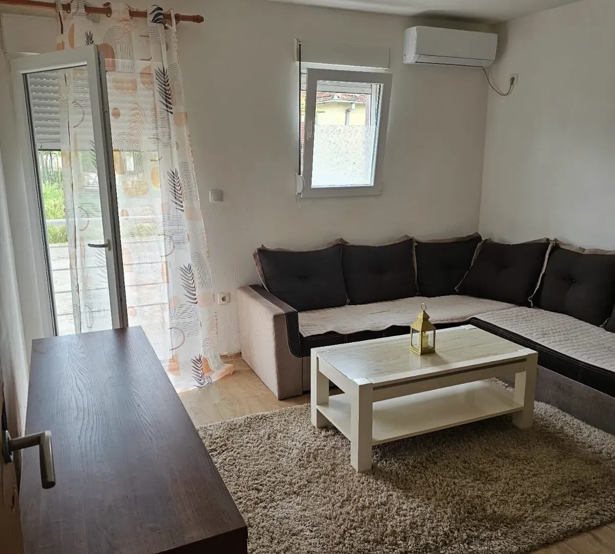 Izdavanje, dvosoban stan, 50m², Stari Aerodrom, Podgorica