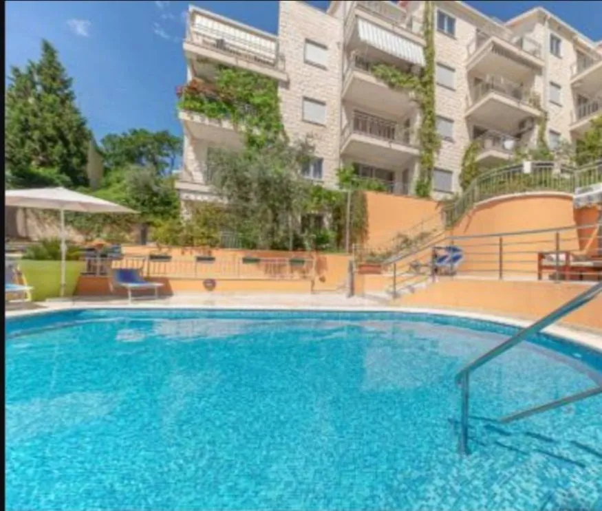 Sale, two bedroom apartment, 57m², Petrovac, Budva