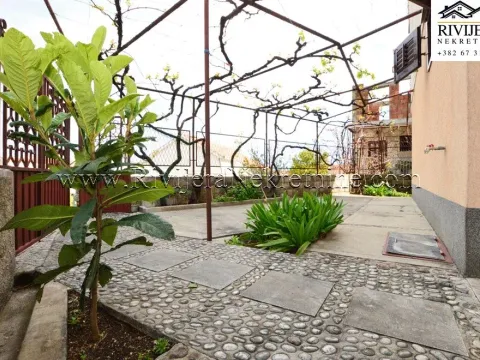 Prodaja, dvosoban stan, 60m², Herceg Novi, Crna Gora - image 1