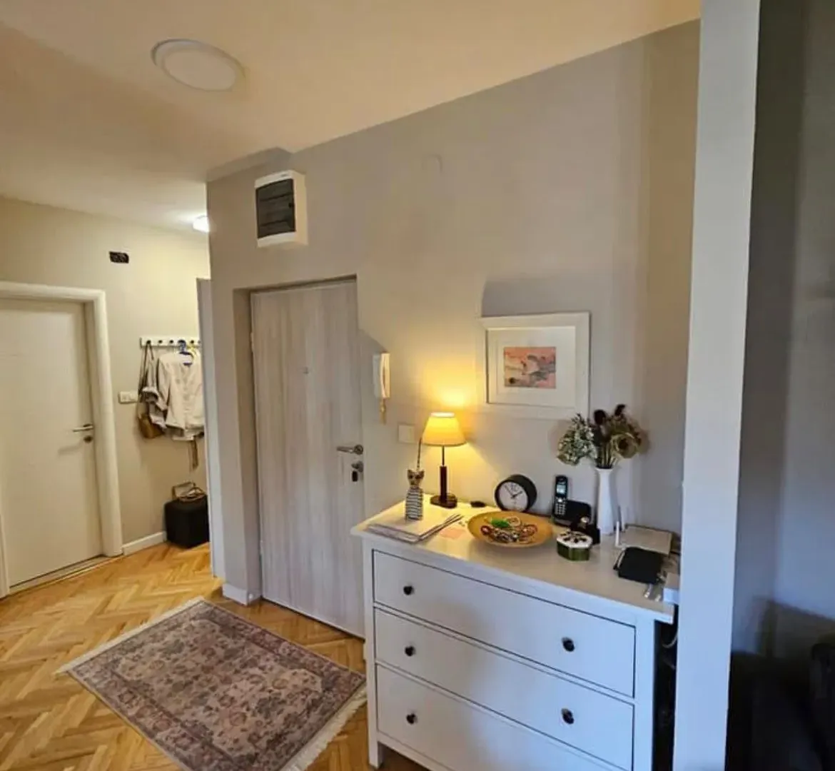 Prodaja, jednosoban stan, 67m², Blok 6, Podgorica
