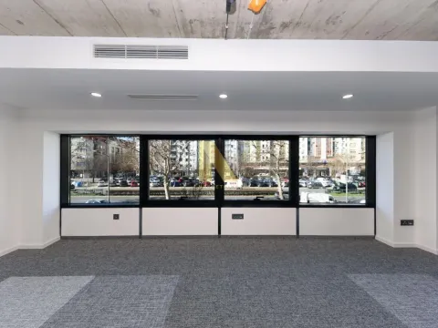 Izdavanje, poslovni prostor, 279m², Bulevar Oslobodjenja, Novi Sad Sve Podlokacije - image 6
