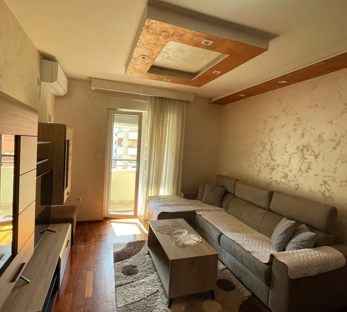 Izdavanje, jednosoban stan, 40m², Stari Aerodrom, Podgorica