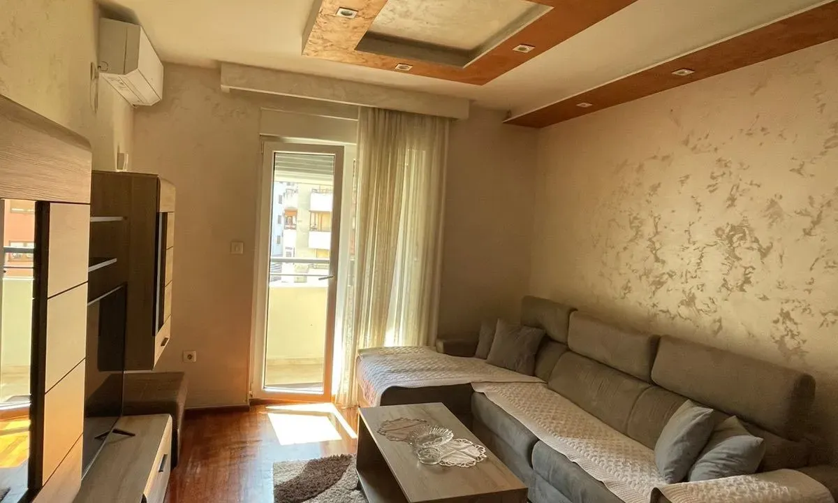 Izdavanje, jednosoban stan, 40m², Stari Aerodrom, Podgorica