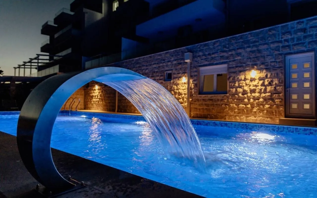 Prodaja, dvosoban stan, 138m², Baošići, Herceg Novi