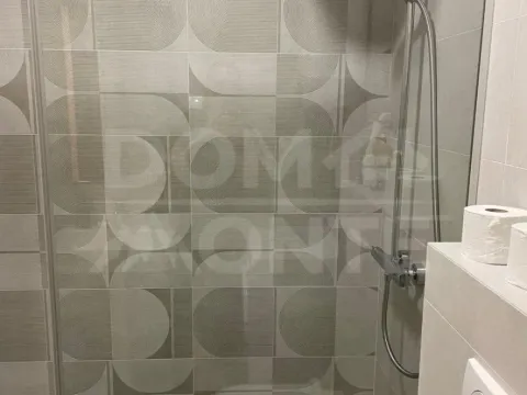 Rent, two bedroom apartment, 70m², Tivat, Crna Gora - image 9