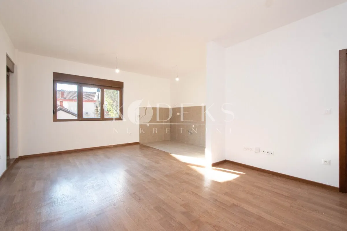 Rent, office space, 81m², Vezirov Most, Podgorica