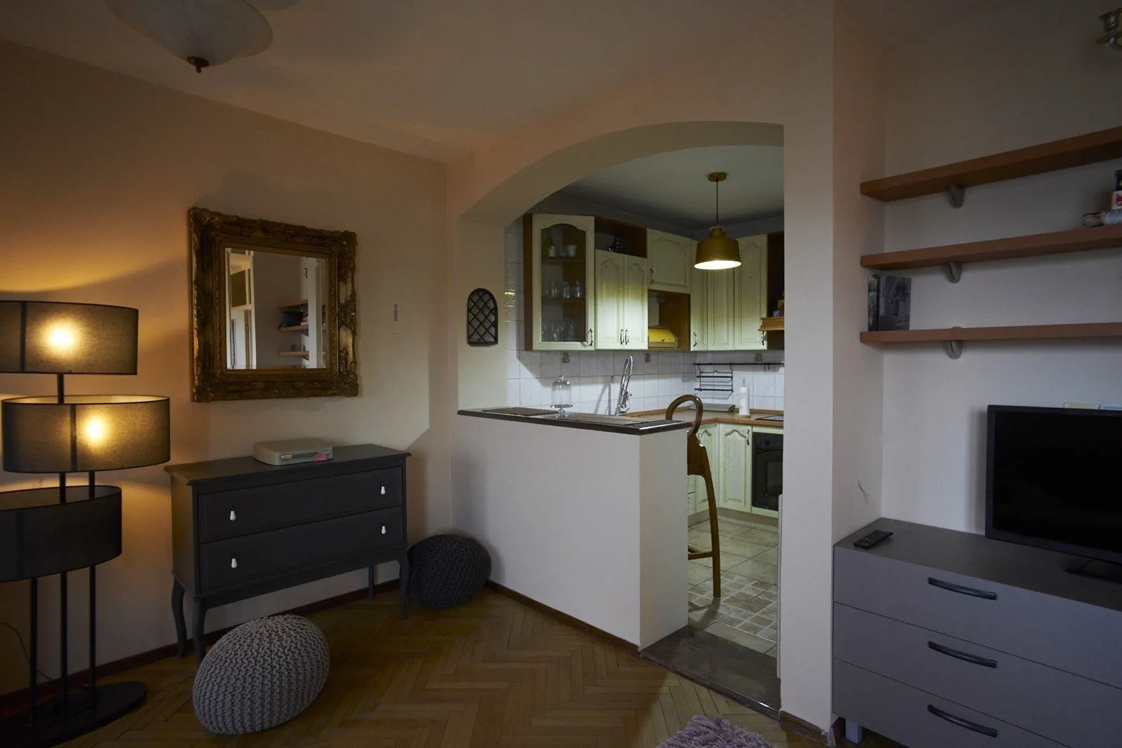 Izdavanje, jednosoban stan, 60m², Preko Morače, Podgorica