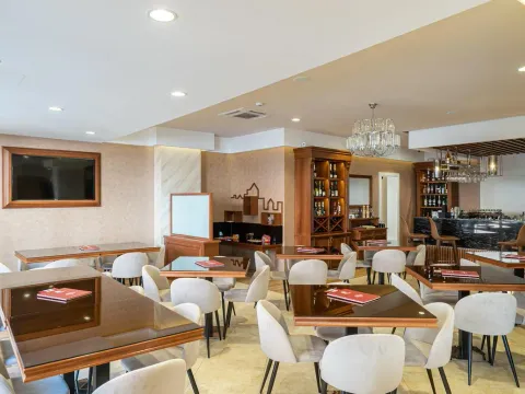 Sale, one bedroom apartment, 64m², Bečići, Budva - image 13