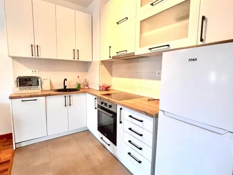 Izdavanje, jednosoban stan, 52m², City Kvart, Podgorica - image 8