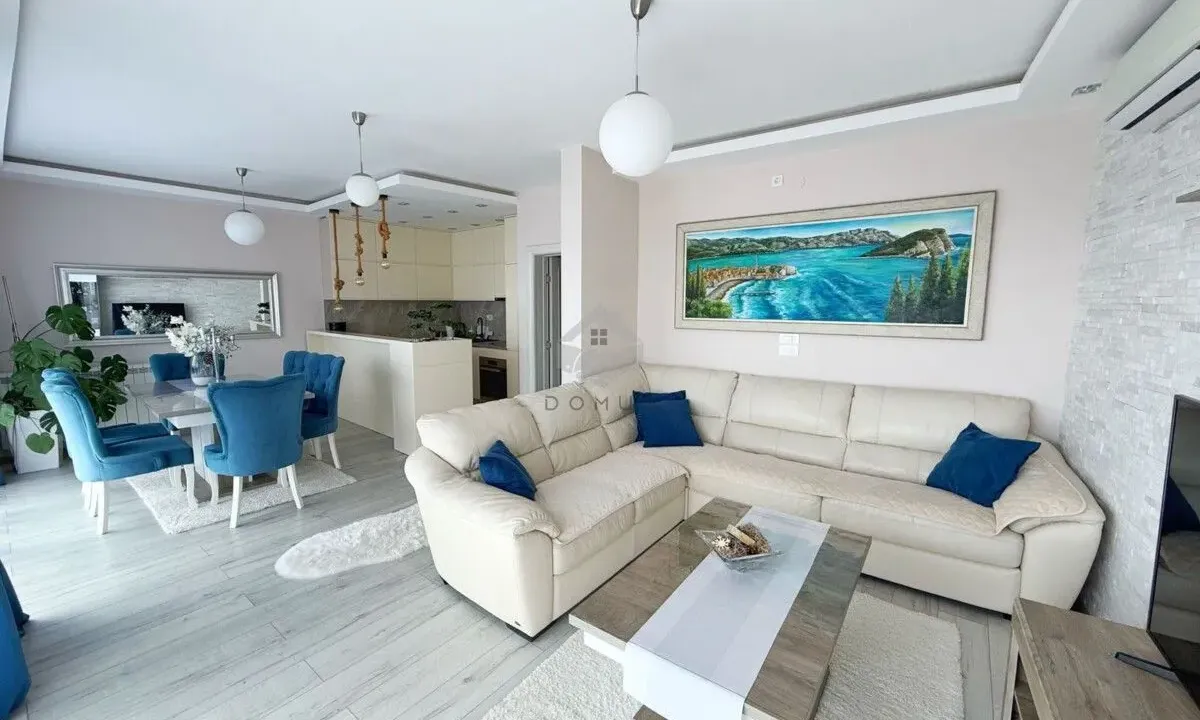 Rent, two bedroom apartment, 70m², Bečići, Budva