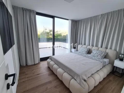 Rent, three bedroom apartment, 360m², Savski Venac, Beograd - image 18