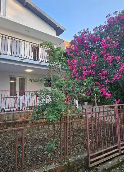 Rent, house, 120m², Utjeha, Bar