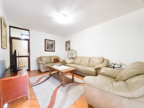 Izdavanje, dvosoban stan, 80m2, Malo Brdo, Podgorica Izdavanje, dvosoban stan, 80m2, Malo Brdo, Podgorica