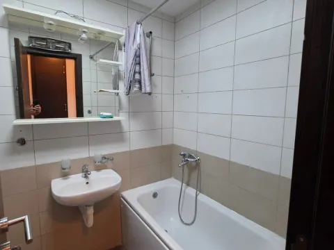 Rent, one bedroom apartment, 50m², Blok 9, Podgorica - image 5