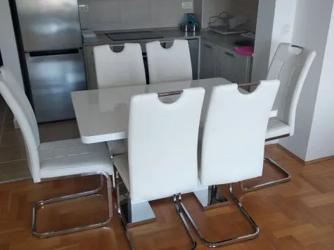 Izdavanje, trosoban stan, 71m², Budva, Crna Gora - image 11