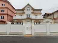 Izdavanje, kuća, 417m², Jajinci, Voždovac Sve Podlokacije - image 2