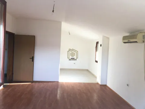 Izdavanje, kuća, 200m², Zagorič, Podgorica - image 3