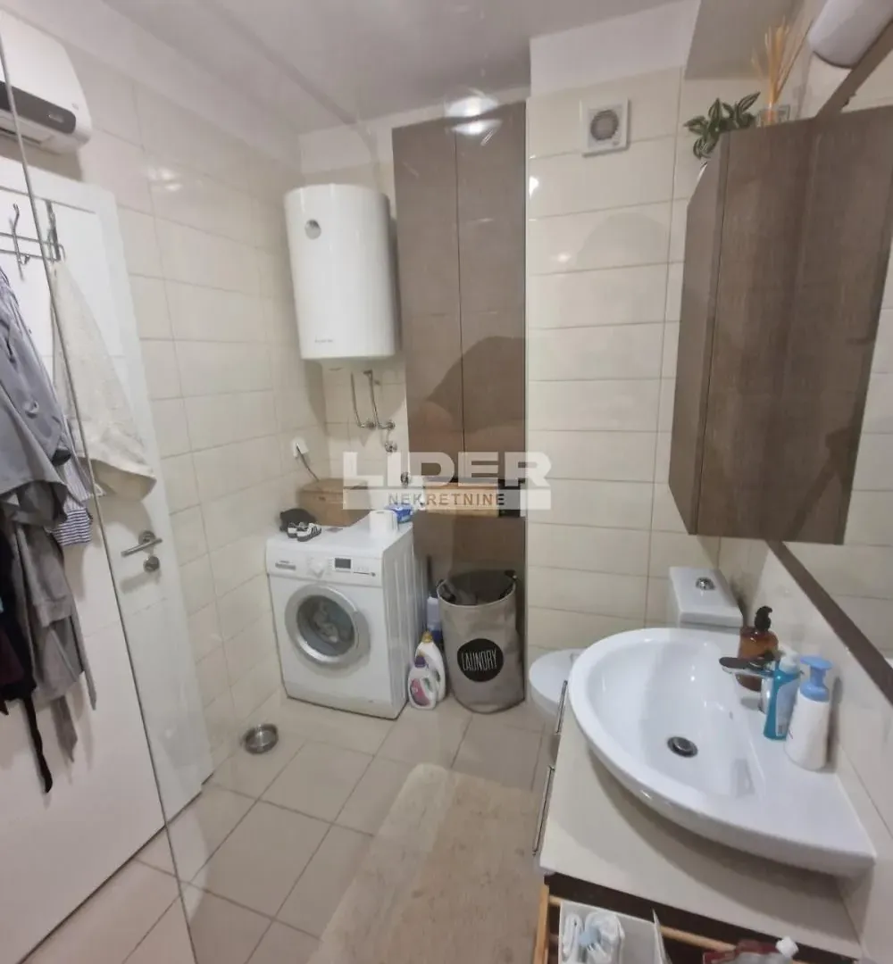 Sale, two bedroom apartment, 76m², Novi Beograd Blok 64, Novi Beograd Sve Podlokacije