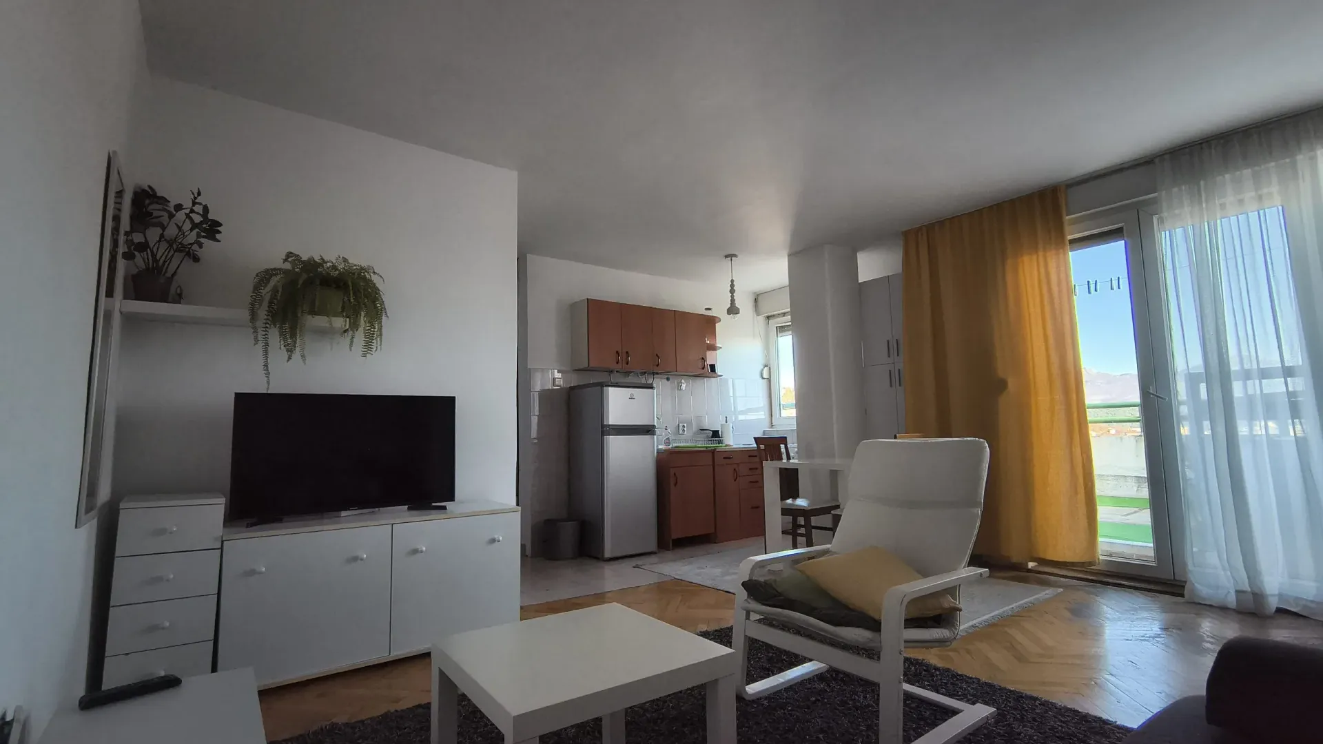 Izdavanje, jednosoban stan, 30m², Blok 6, Podgorica