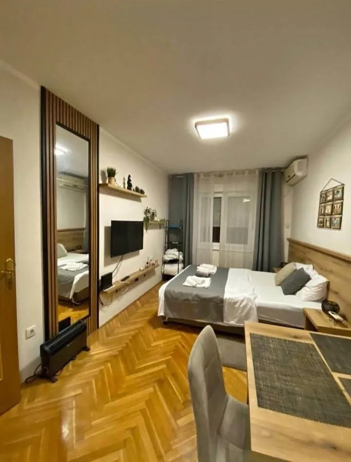 Prodaja, garsonjera, 24m², Blok 6, Podgorica