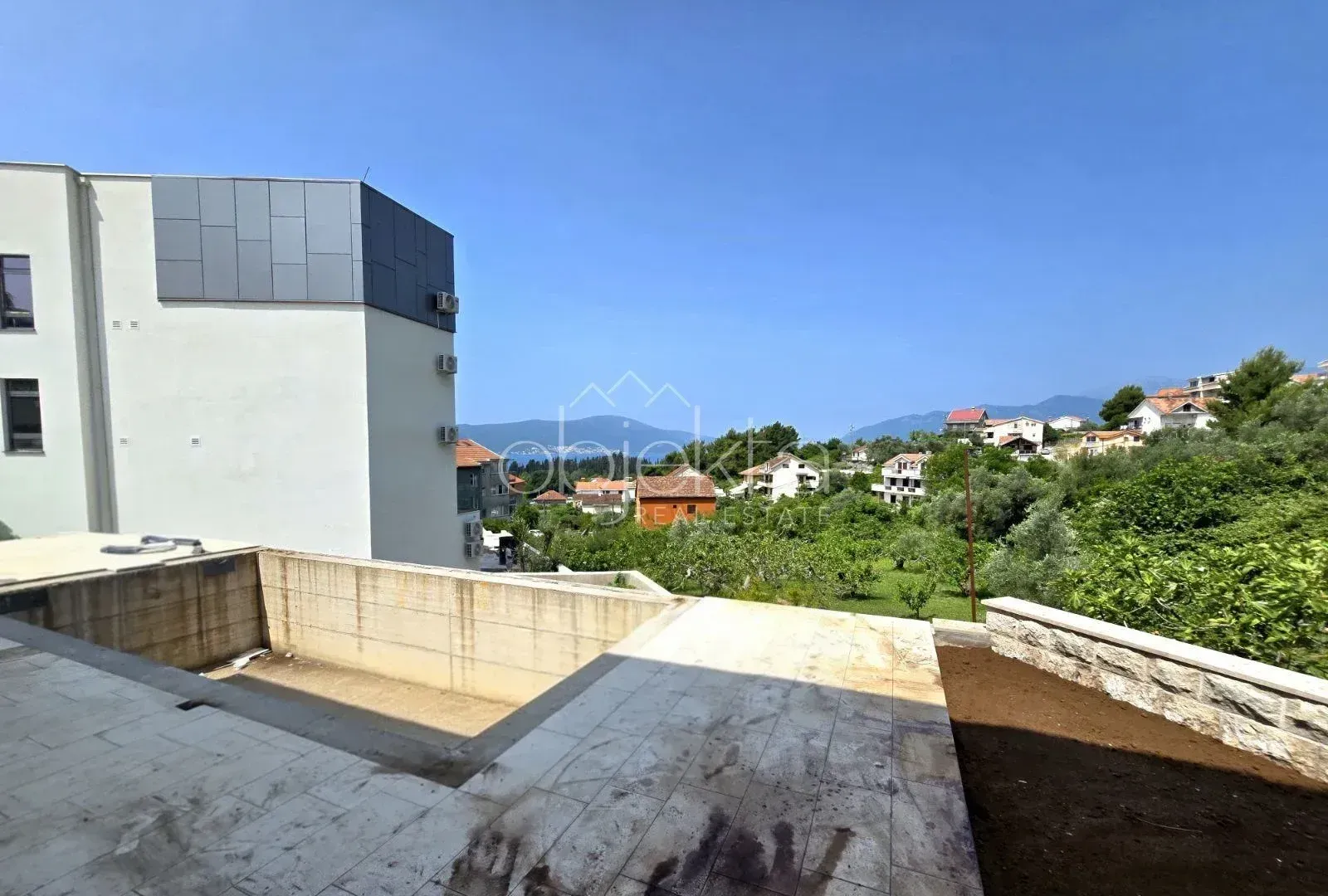 Izdavanje, kuća, 183m², Tivat, Crna Gora