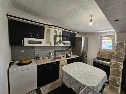 Izdavanje, kuća, 60m², Stari Aerodrom, Podgorica - image 7