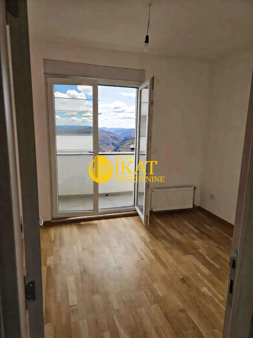 Prodaja, trosoban stan, 55m², Centar, Stara Pazova