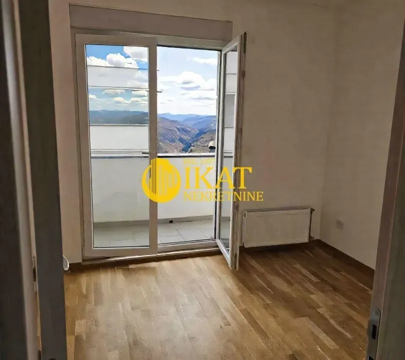 Prodaja, trosoban stan, 55m², Centar, Stara Pazova