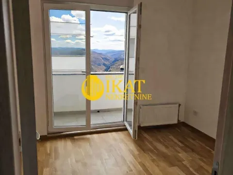 Prodaja, trosoban stan, 55m², Centar, Stara Pazova - image 1