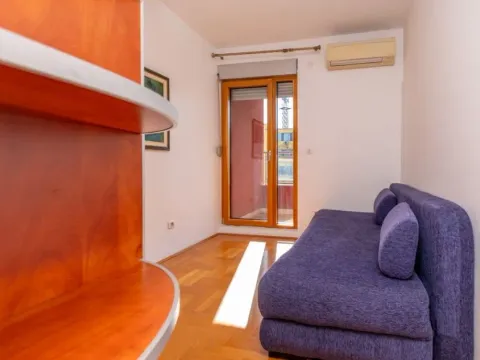 Izdavanje, dvosoban stan, 68m², Preko Morače, Podgorica - image 8