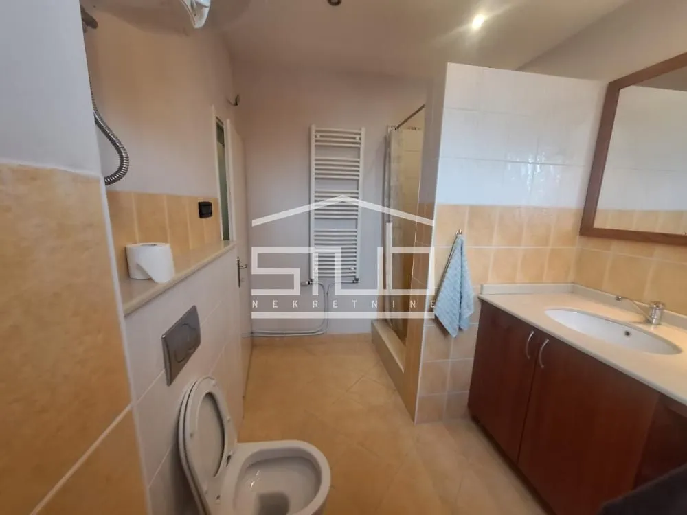 Rent, four bedroom apartment, 40m², Savski Venac, Beograd