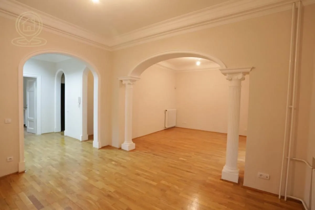 Rent, office space, 360m², Voždovac Sve Podlokacije, Beograd