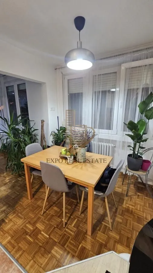Prodaja, dvosoban stan, 52m², Centar, Novi Sad