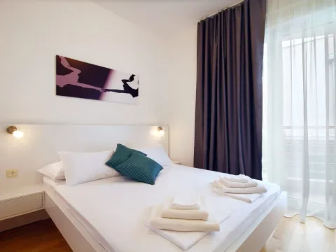 Izdavanje, dvosoban stan, 47m², Centar, Budva - image 6