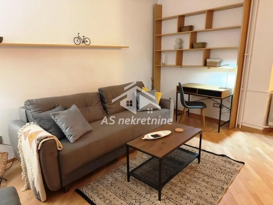 Izdavanje, stan, 50m², Đeram Pijaca, Beograd