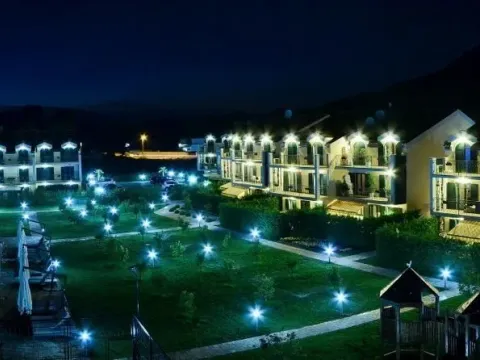 Izdavanje, kuća, 180m², Lastva Grbaljska, Kotor - image 11