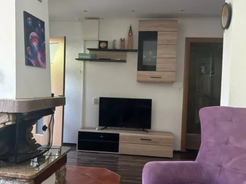 Izdavanje, dvosoban stan, 70m², Centar, Tivat - image 8