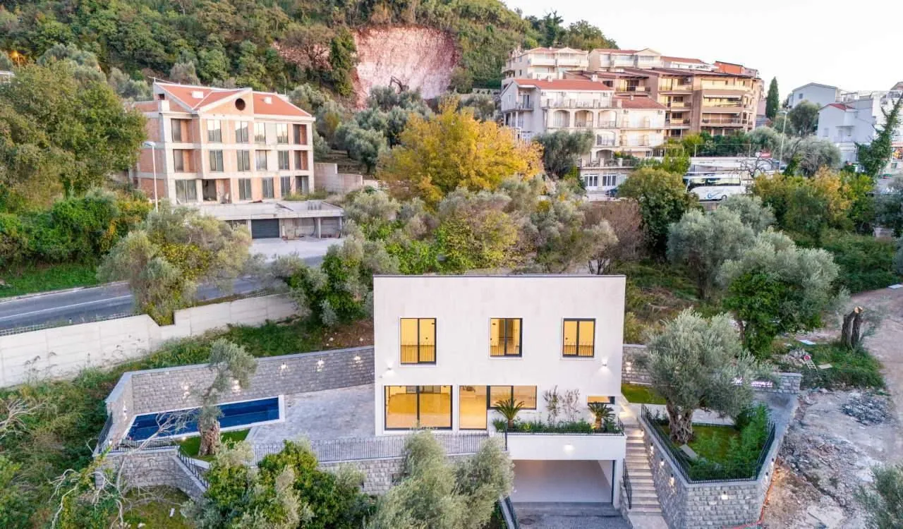 Sale, house, 240m², Kamenovo, Budva