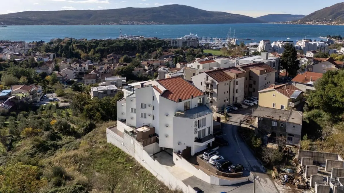 Prodaja, dvosoban stan, 153m², Tivat, Crna Gora
