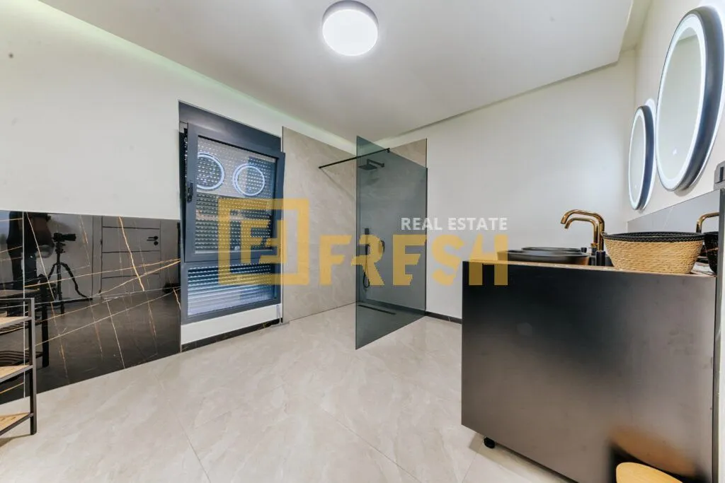 Sale, house, 280m², Bar, Crna Gora