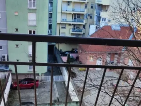 Izdavanje, dvosoban stan, 50m², Centar, Novi Sad - image 3