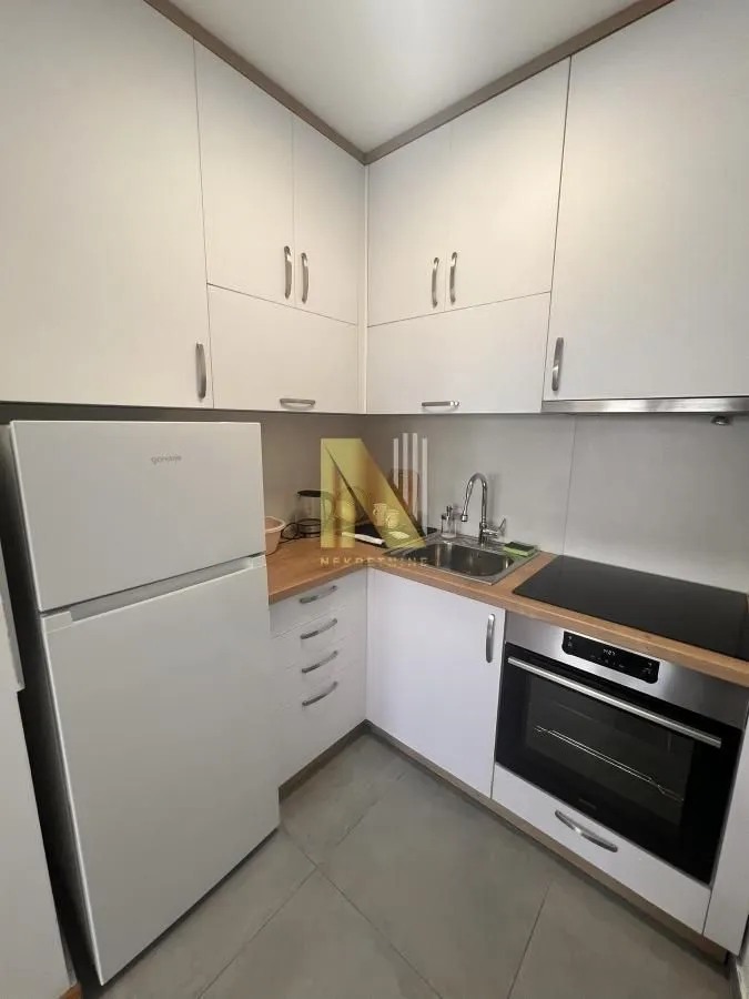 Izdavanje, jednosoban stan, 39m², Salajka, Novi Sad Sve Podlokacije