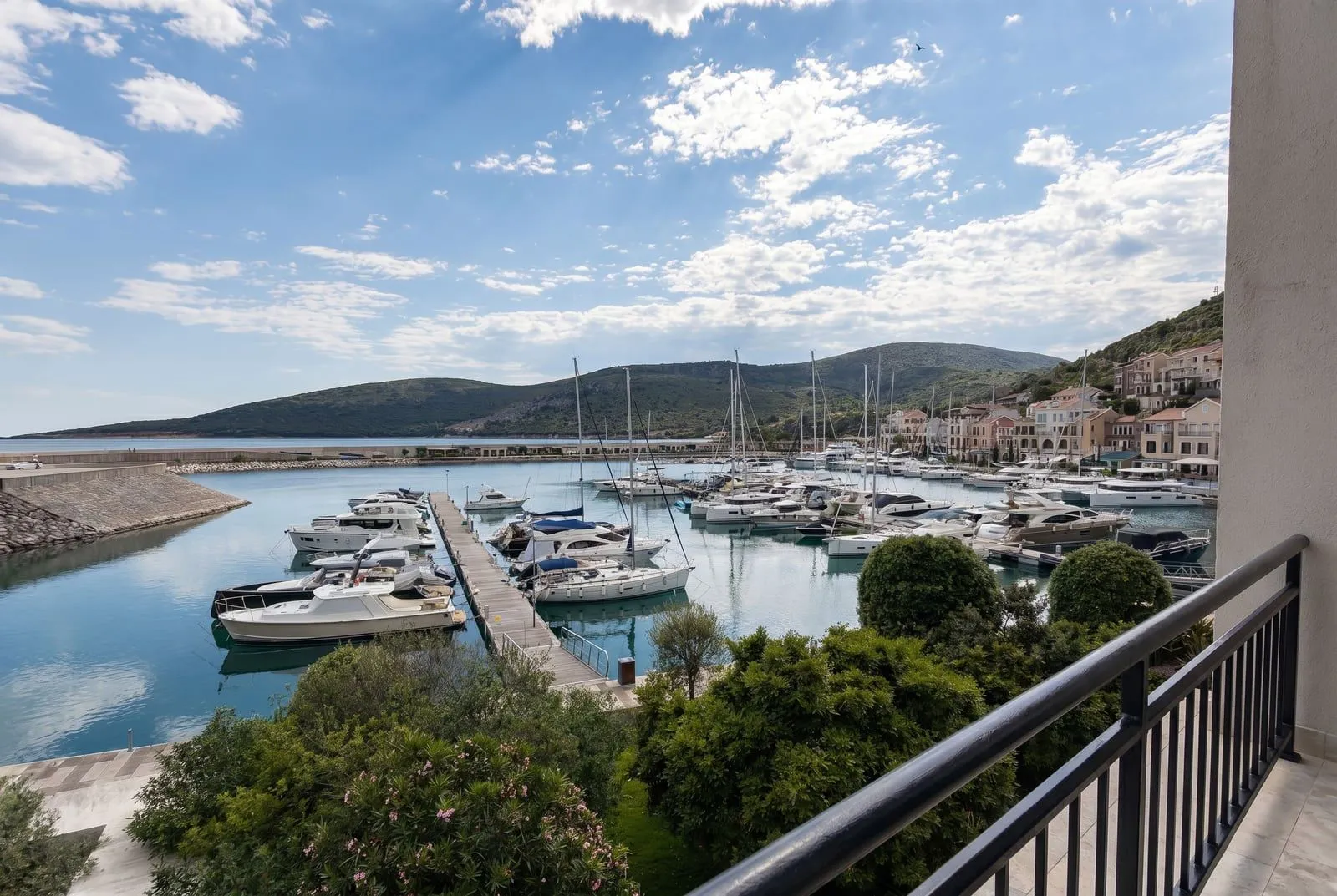 Prodaja, jednosoban stan, 47m², Tivat, Crna Gora