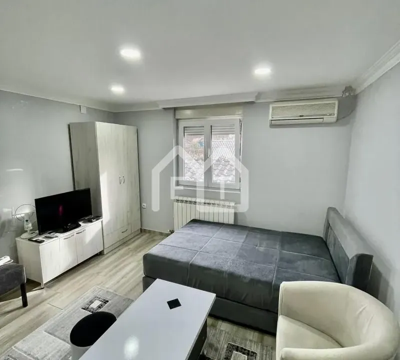 Izdavanje, jednosoban stan, 30m², Zemun Gornji Grad, Zemun Sve Podlokacije