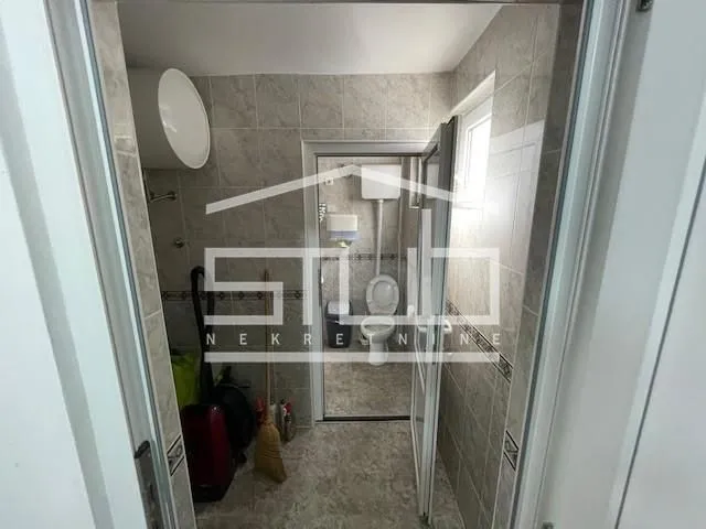 Rent, office space, 600m², Vrčin, Grocka